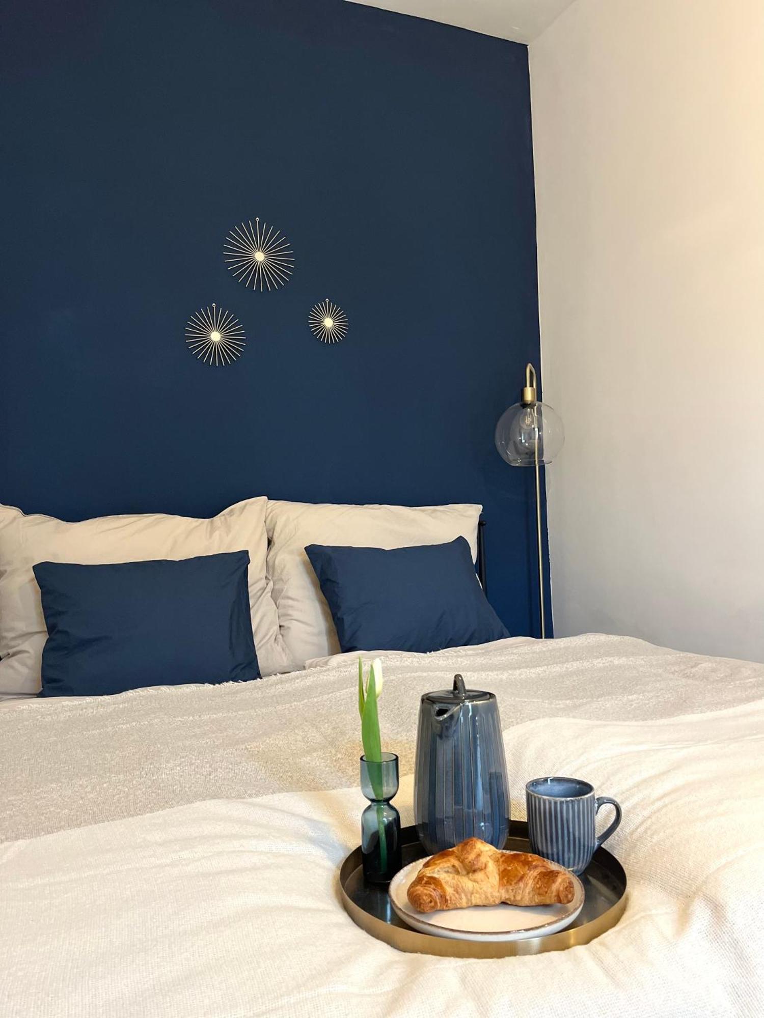 The Blue Viecation Apartment Wina Bagian luar foto