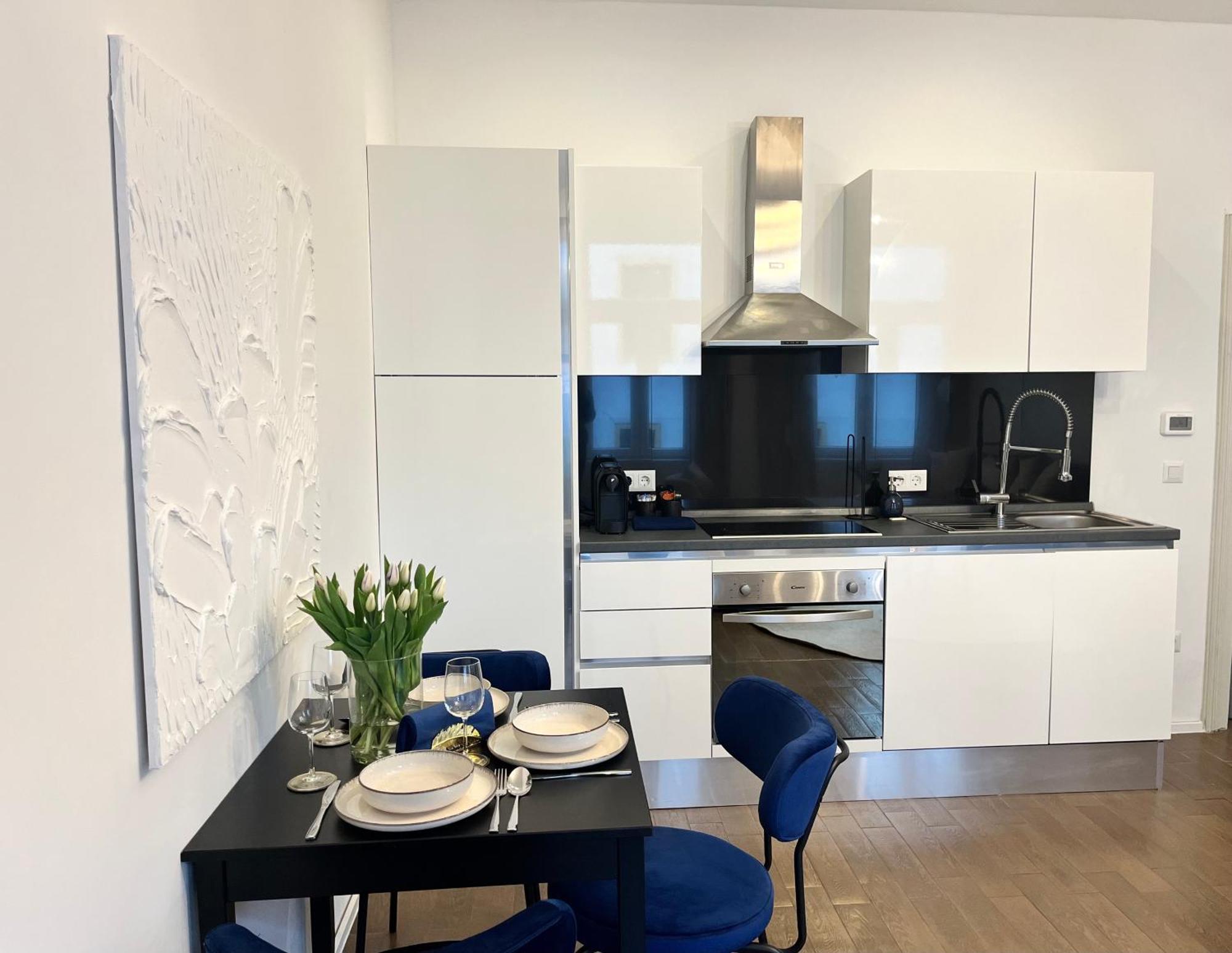 The Blue Viecation Apartment Wina Bagian luar foto